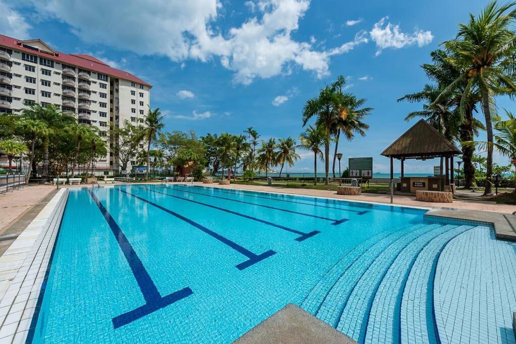 Portdickson Beachfront 10pax3br 1mintobeach Apartment Port Dickson